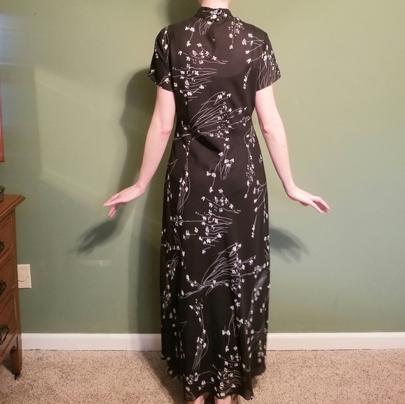 Long black floral dress - Picture 2 of 5